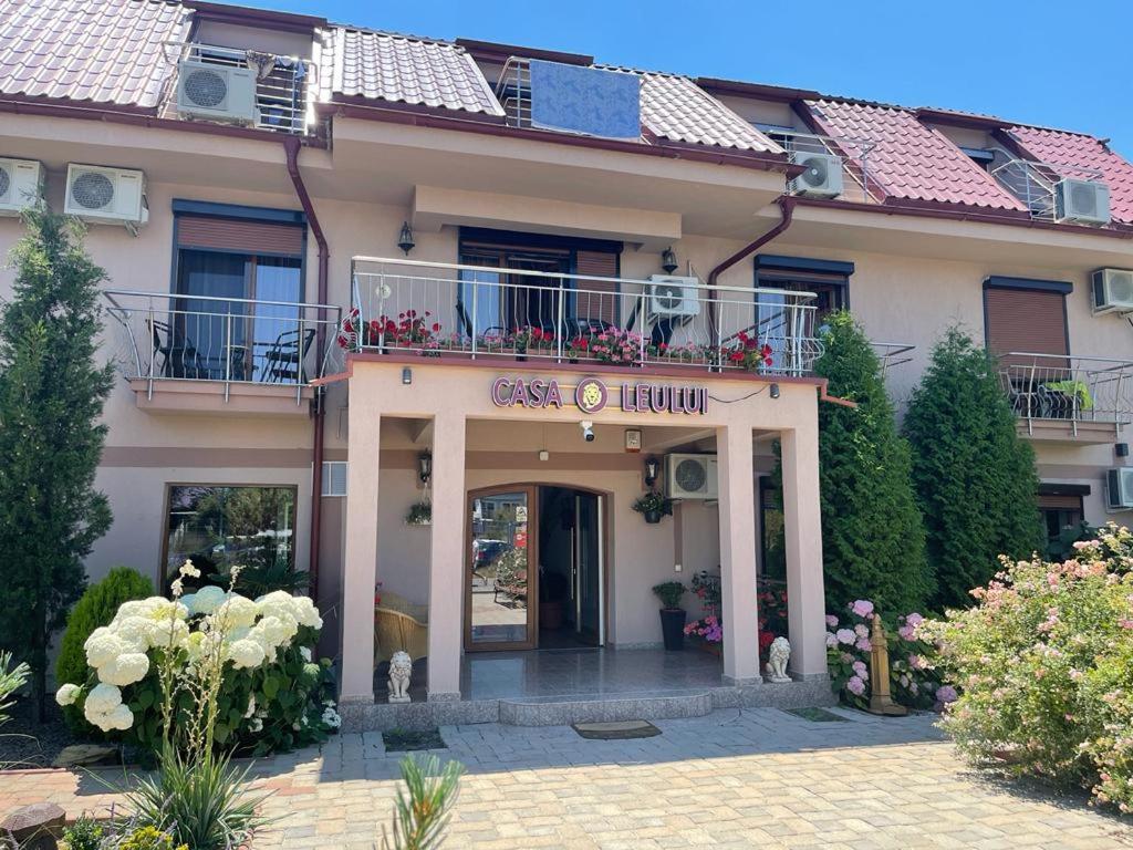Ametist Casa Leului Otel Navodari Dış mekan fotoğraf